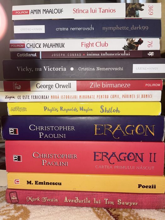 Intre 50-60 carti noi sau foarte putin uzate si in romana si in engl