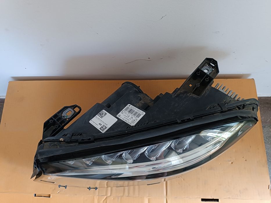 Far stânga ILS/Aripa  Mercedes GLA w156