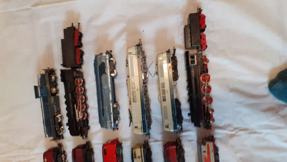 Locomotive trenulet electric scara HO