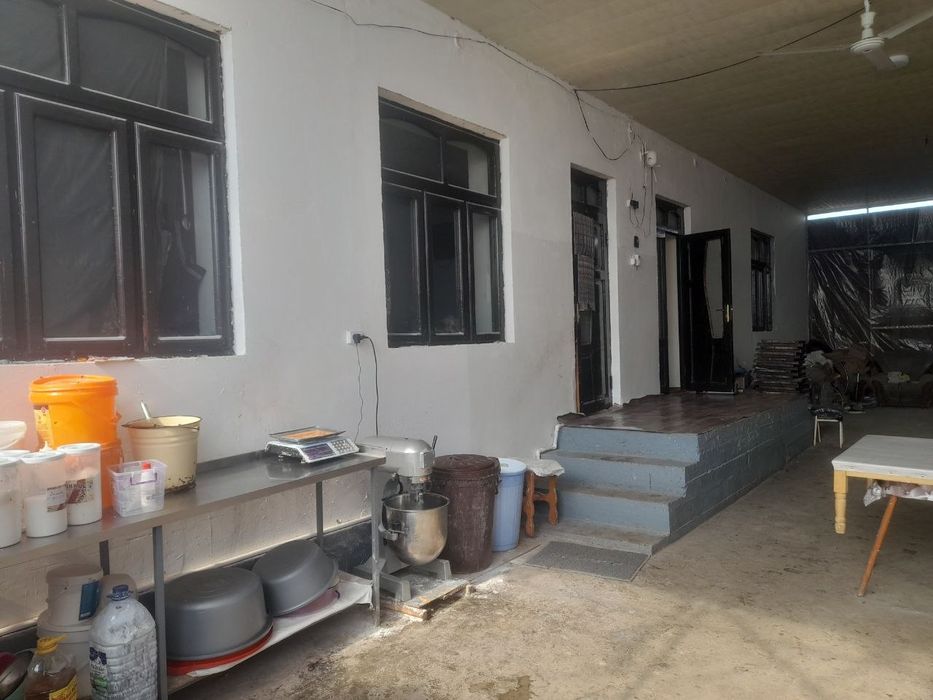 Uy sotiladi hamma sharoiti bor 12 sotix