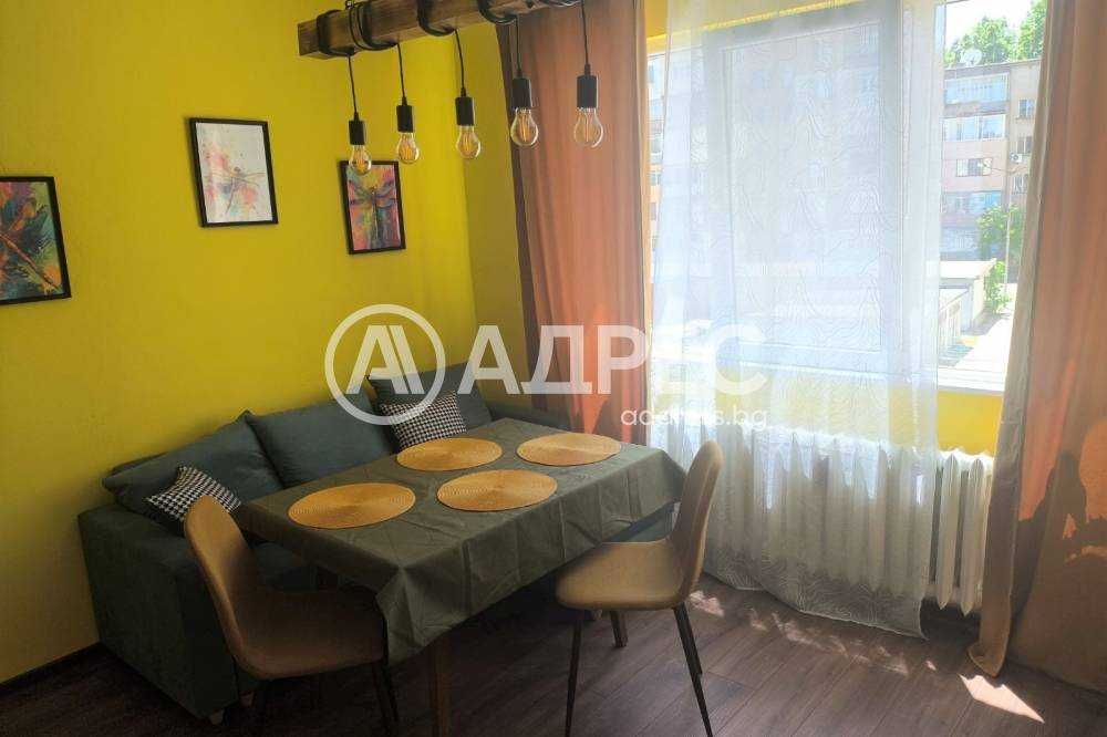 Дава се под наем Едностаен апартамент в Разград, Бели Лом - 40 кв.м за 255 € - Снимка #2