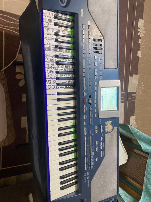 Продавам  KORG PA800