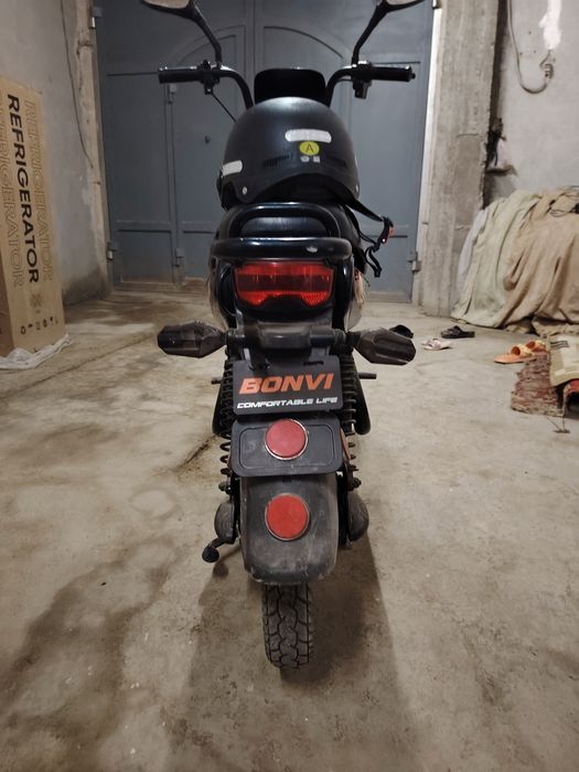 Scooter bonvi juda chaqqon