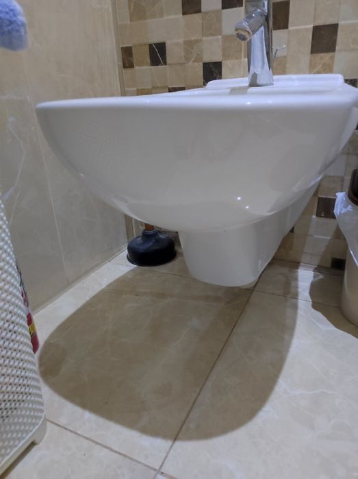 Продам биде (5 мкр)