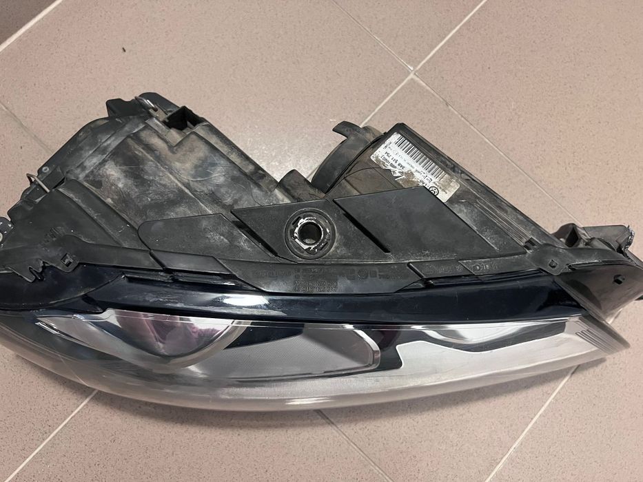 Volkswagen Passat b7  Far drept original,adaptiv,bixenon 3AB941754