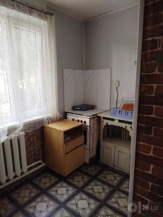 Продаю квартиру на спутнике 1,этаж1 чистая уютная рядом  остановка