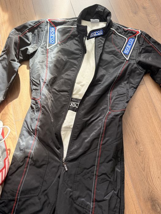 Echipament complet karting Sparco junior – costum, ghete, mănuși, protecții