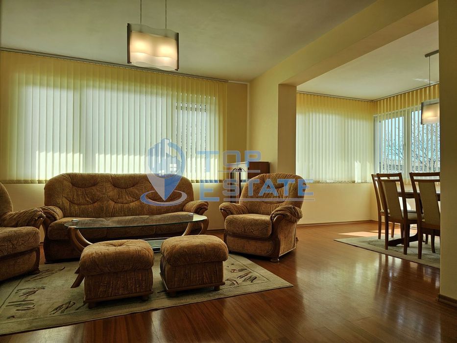 Многостаен, обзаведен апартамент в широкия център в град Велико Търно