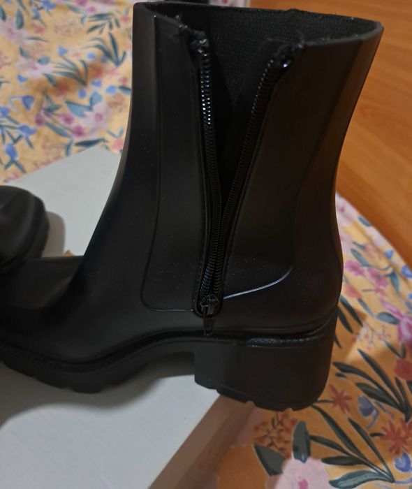 Дамски гумени боти