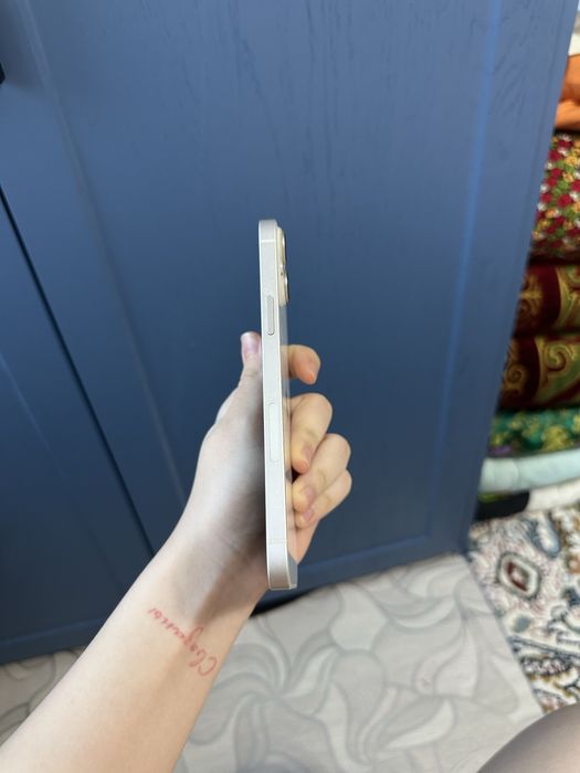 Продам Айфон 14+