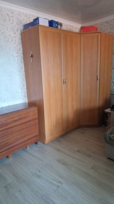 Продам Прихожую ,шкаф, стол