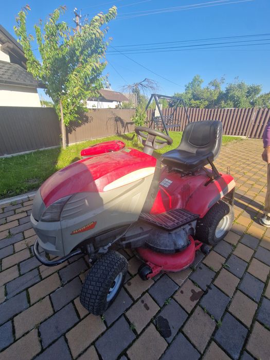 Tractoras / cositoare de tuns iarba gazon de vanzare