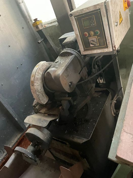 Циркуляр за рязане на  метал полуавтоматичен