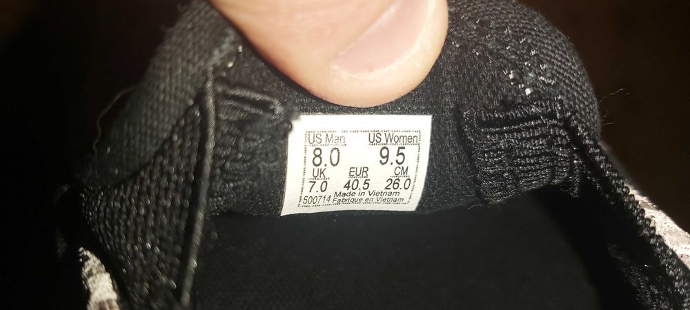 Продавам кецове unisex Vans