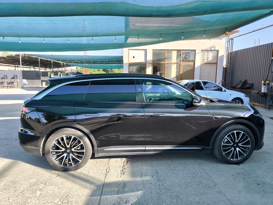 Меняю черный Липмотор С11 на белай. Цена 24200