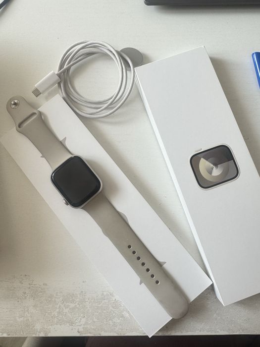 Продаю часы Apple watch 9 серии орегинал