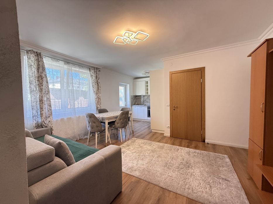 Apartament 3 camere 59 mp zona  Unicarm