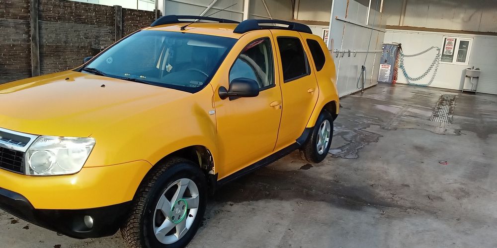 Vând Dacia  Duster 1.5 dci