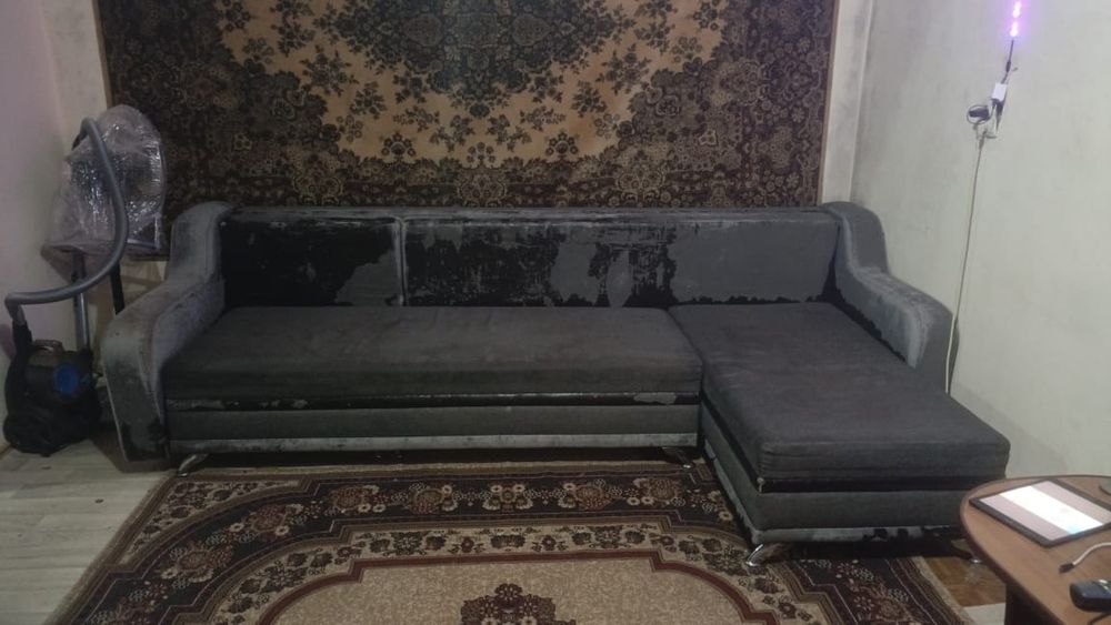 Продается б/у диван.