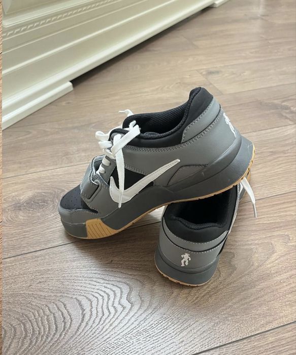 Кроссовки Nike Travis Scott