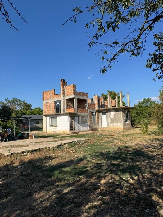 Продава се Къща в Силистра, в.з. Юг - 300 кв.м за 1054 €/кв.м - Снимка #1
