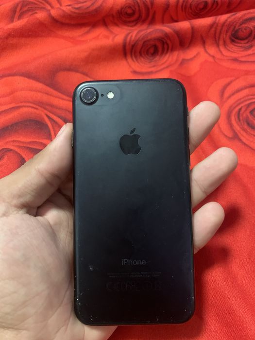 Vand Iphone 7 in stare perfecta