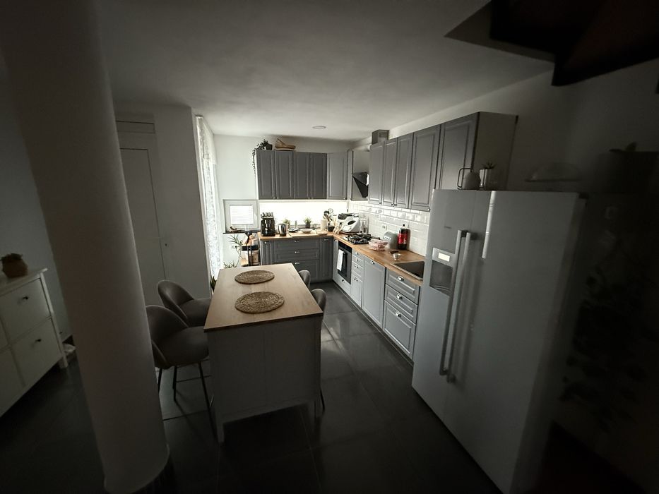 Insula ikea cu 4 acaune tapitate - 50% din pretul achizitiei