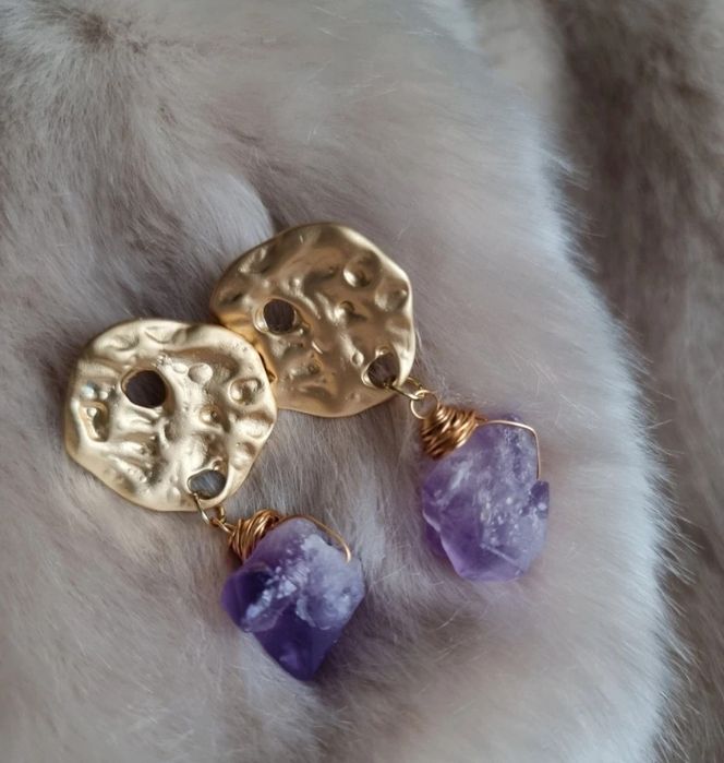 Cercei noi din ametist brut