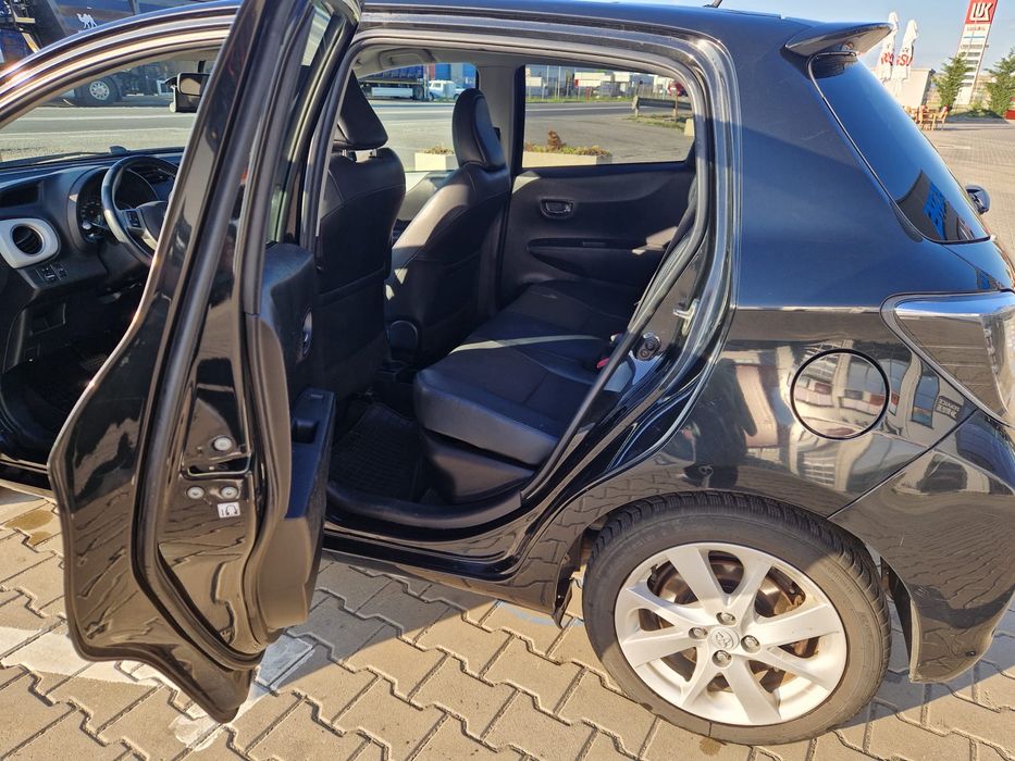 TOYOTA Yaris 2013 — imagine 4