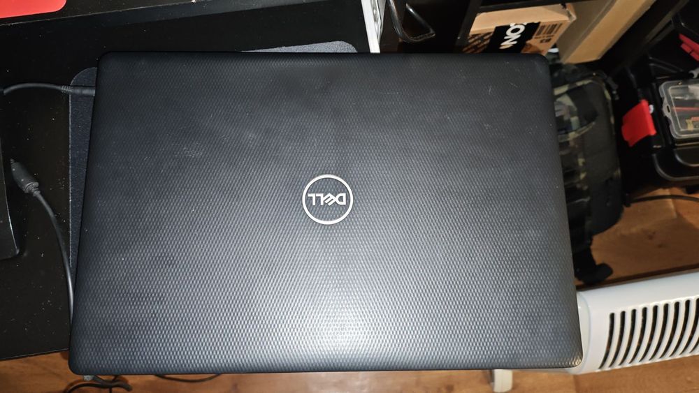 Dell Inspiron 3593 Intel I3 10то поколение 8 RAM ,256GB SSD , Windows