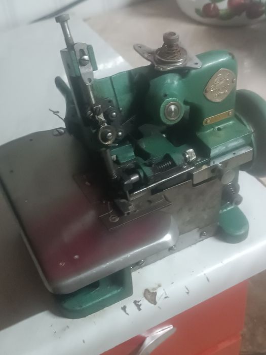 Оверлок сотилади мотори йук