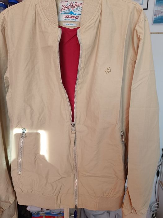Vând geaca jack jones
