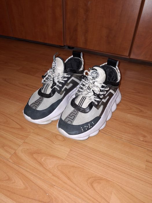 Versace chain reaction