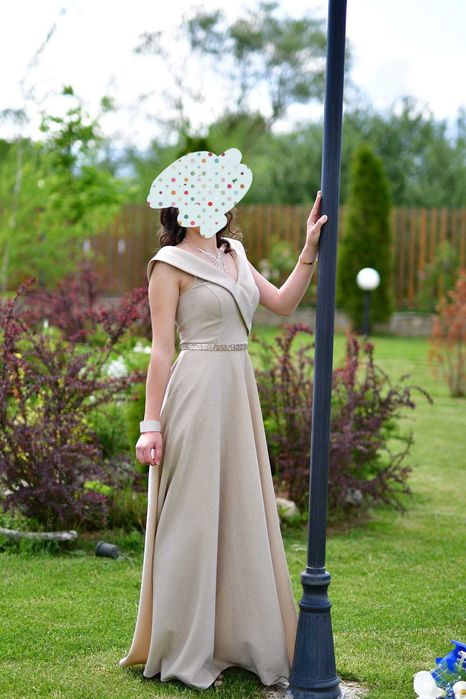 Рокля за официални поводи