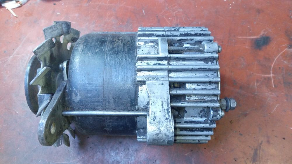 Генератор 15 370,14 В 1000 Вт