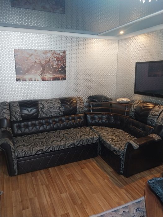 Продаётся угловой диван с креслом б/у