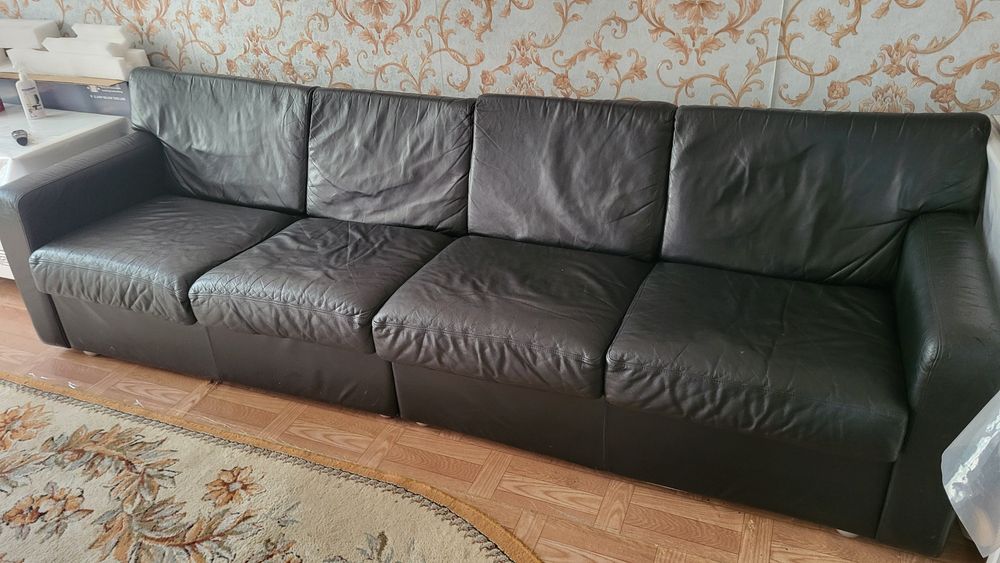 Продам кожаный диван