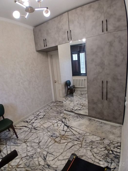 Яккасарай.Продам 3х комн квартиру в центре. 78кв/м  кирпич высокопотол