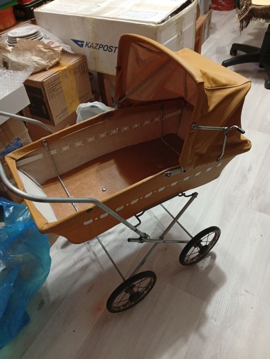 Детская коляска для кукол