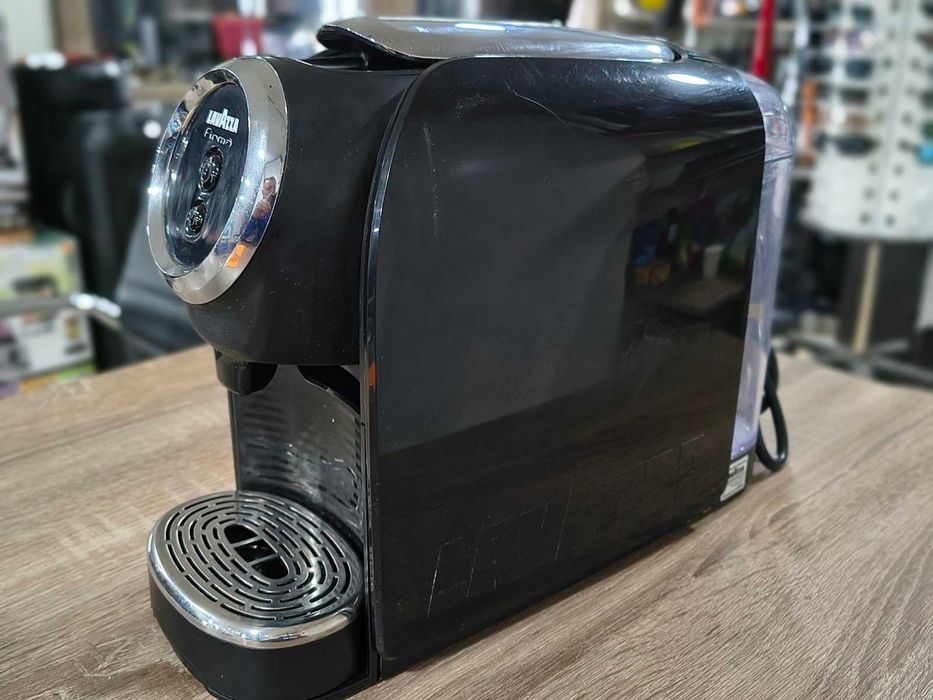 Кафе машина LAVAZZA FIRMA капсули