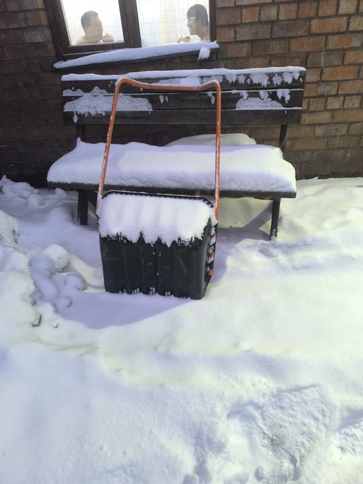 Уборка снега с крыши домов, территории