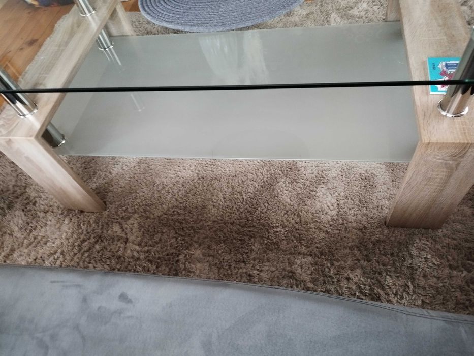 Стъклена холна маса