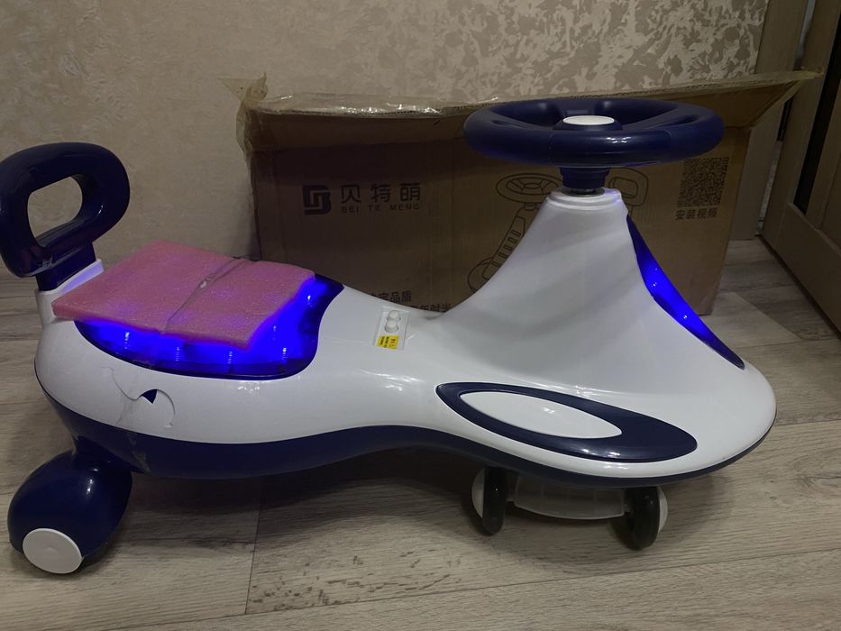 Детская машинка толокар каталка