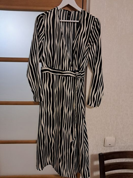 Продам платье бренда Mango