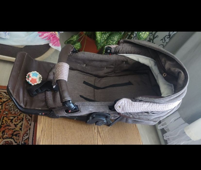 Продам коляску "ADEMIX".