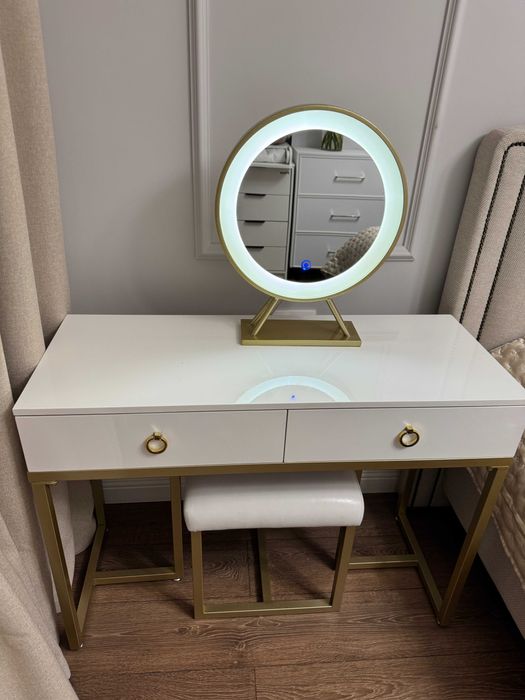 Туалетный столик комод