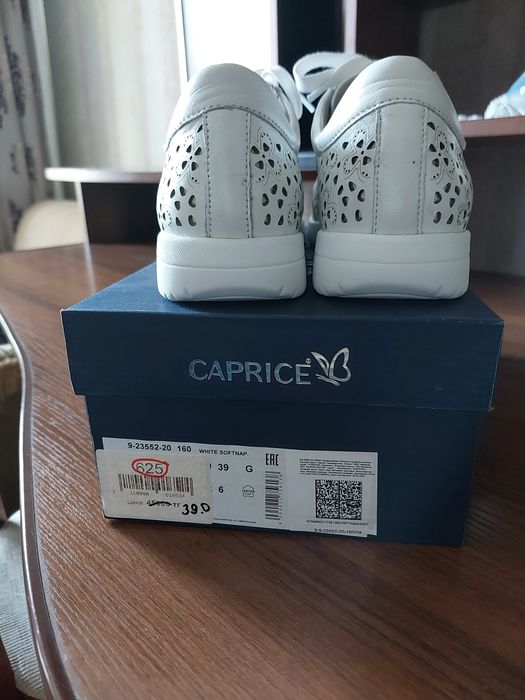 Кроссовки летние  Caprice