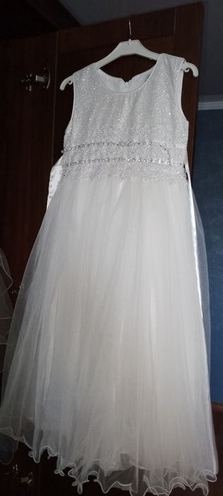 Платье для девочки бальное,вечернее.