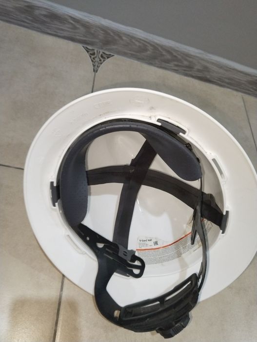 Продам спецодежду и обувь