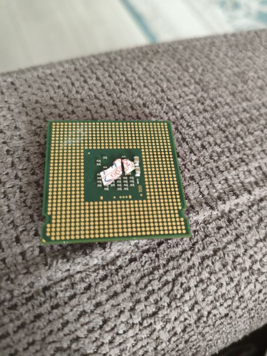 eleron D 336:  одноядерный процессор (2.8 ГГц).